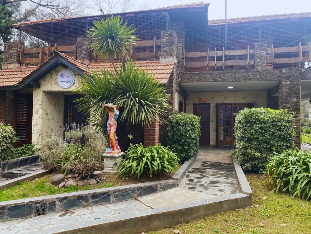 Frente de la sede Glew de Mi Lugar, en Av. Hipólito Yrigoyen 22548, Guernica